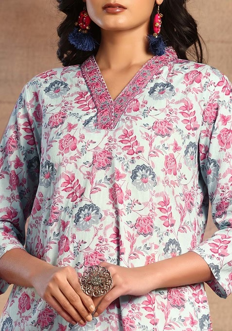 Light Grey Floral Print V-Neck Cotton Kurta - Image 3